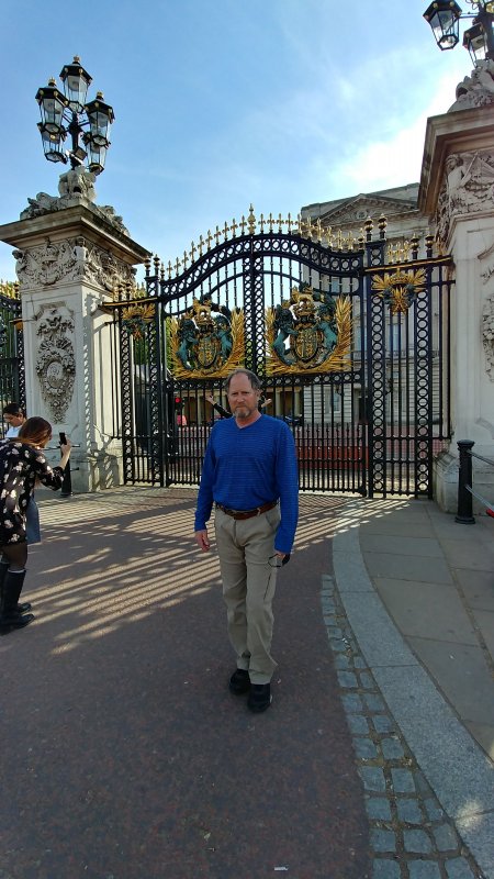 At the gate to Buckingham Palace