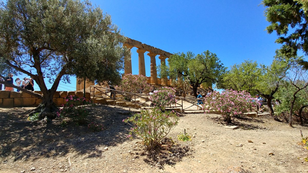 Temple of Herastatue of San Giorgio