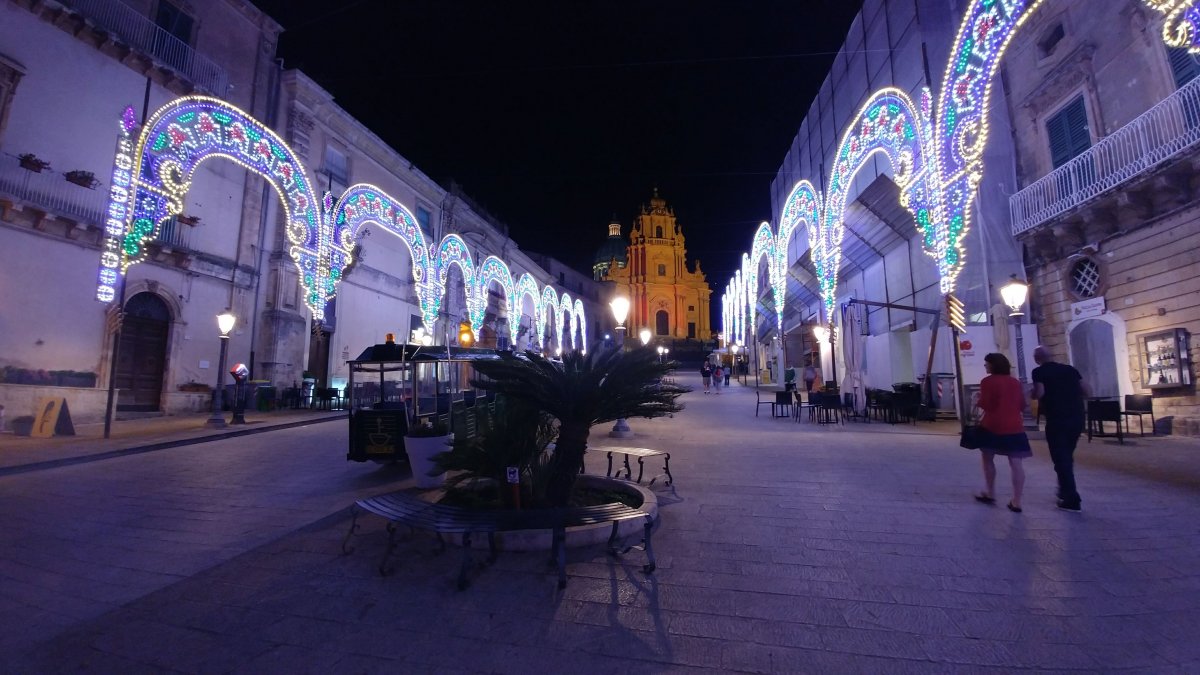 Ragusa Ibla at night